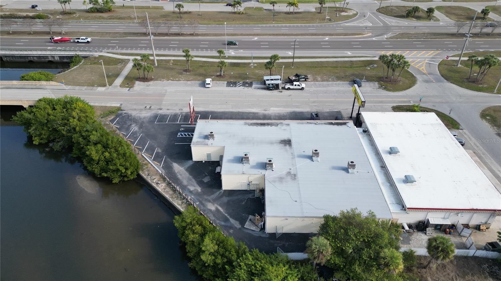 3527 Tamiami Trl #e Property Photo 3