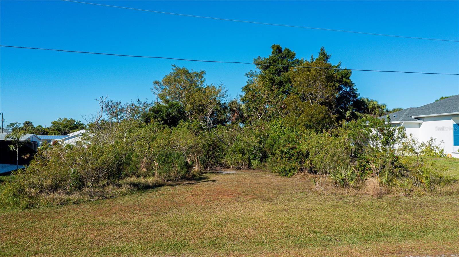 3013 CHAPMAN BLVD Property Photo 1