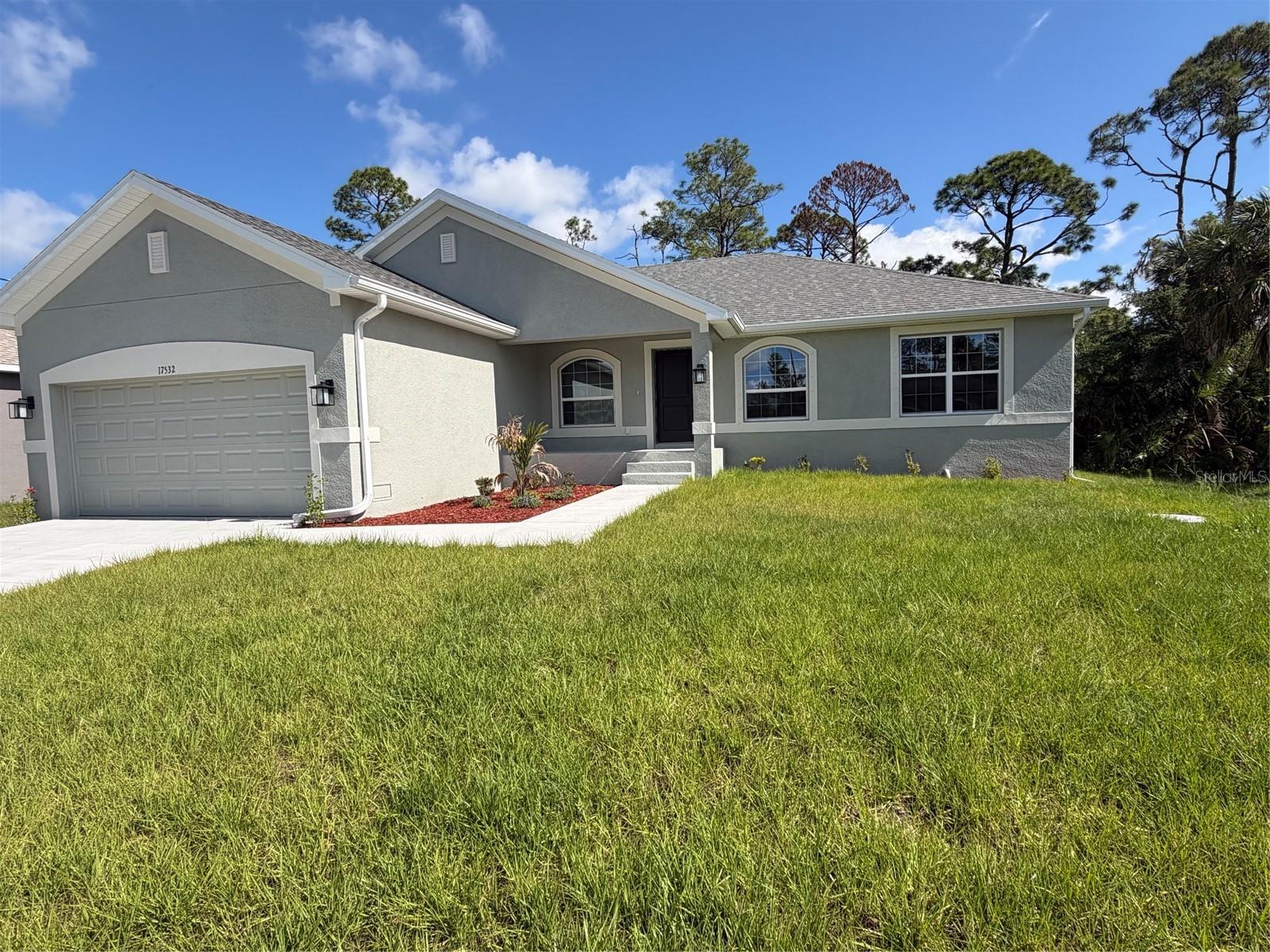 17532 Robinson Ave Property Photo 1