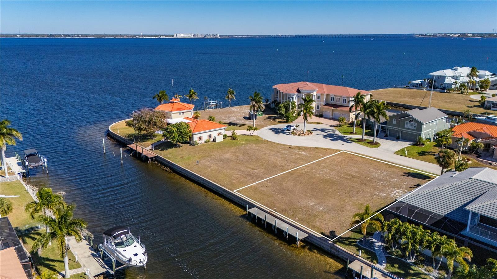 7 Tropicana Dr Property Photo 3
