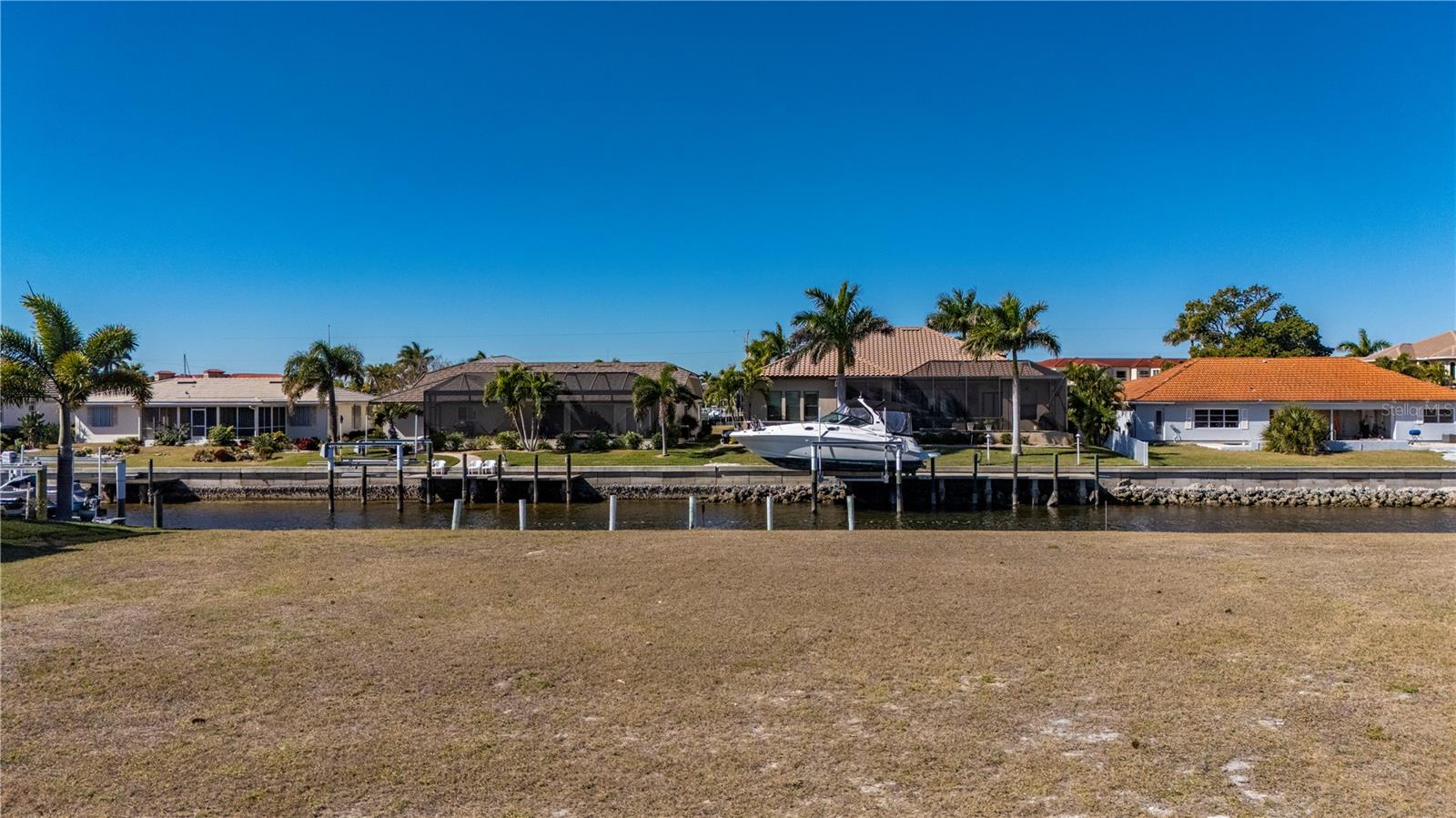 7 Tropicana Dr Property Photo 4