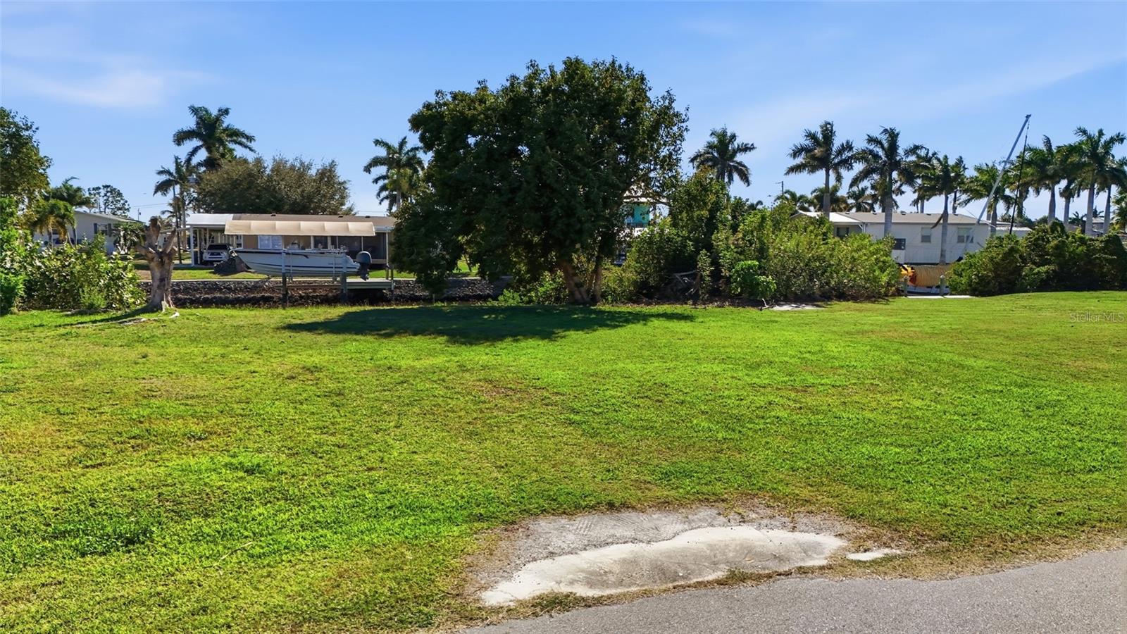 751 Coral Dr Property Photo 6