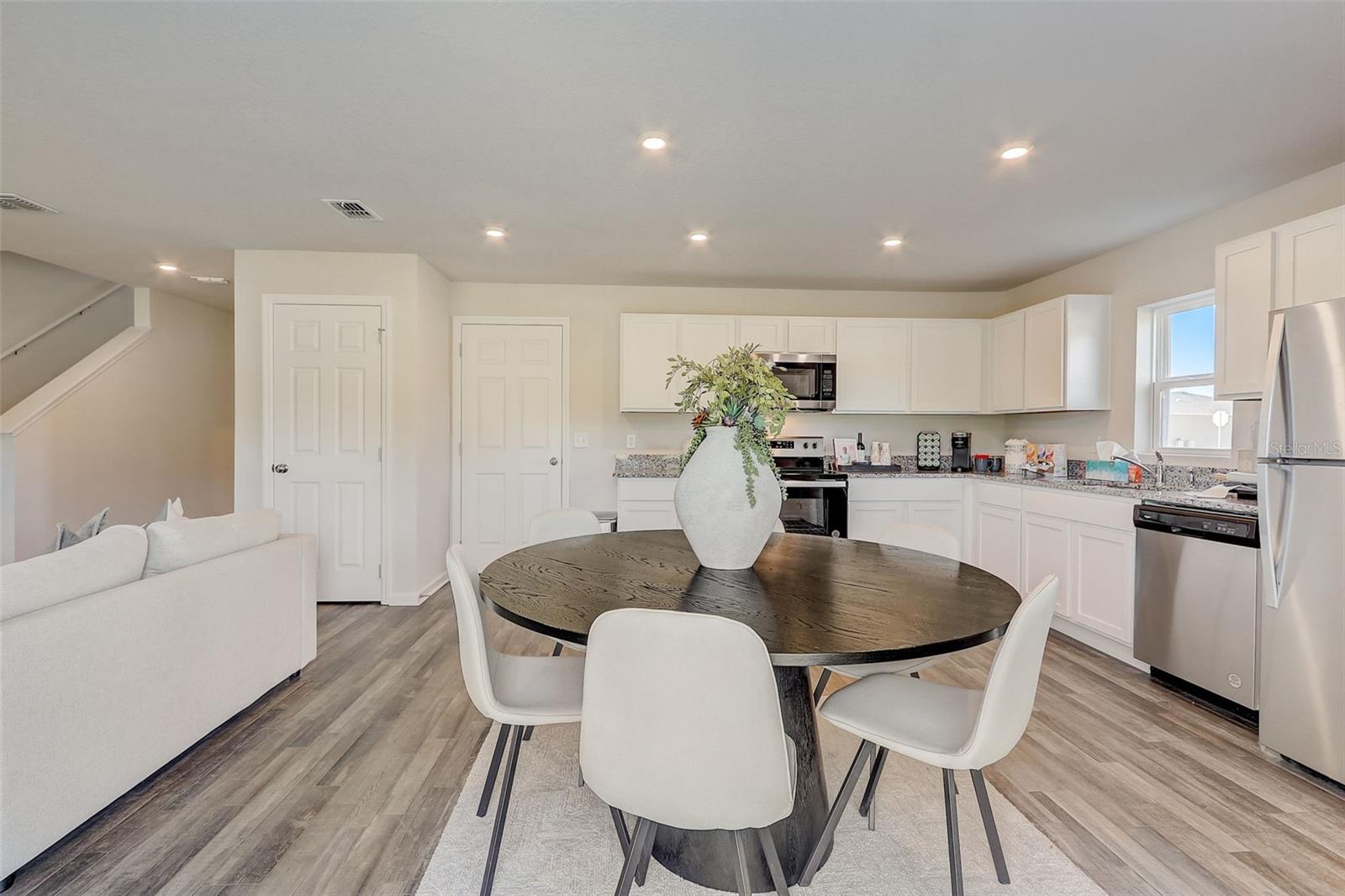 2060 Golden Beak Dr Property Photo 15