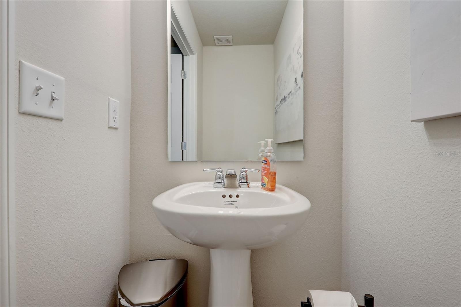 2060 Golden Beak Dr Property Photo 17