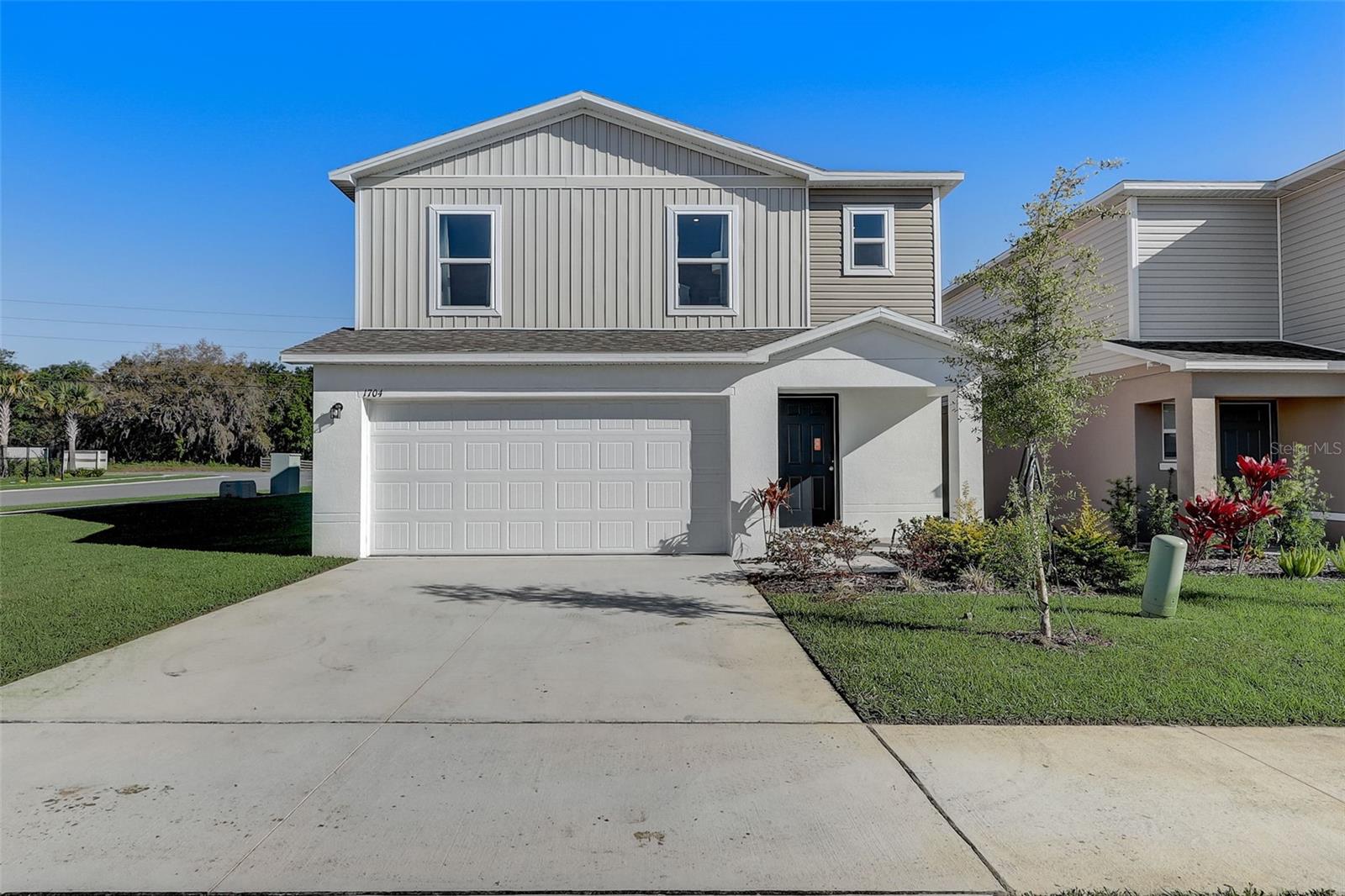 2076 Golden Beak Dr Property Photo 6