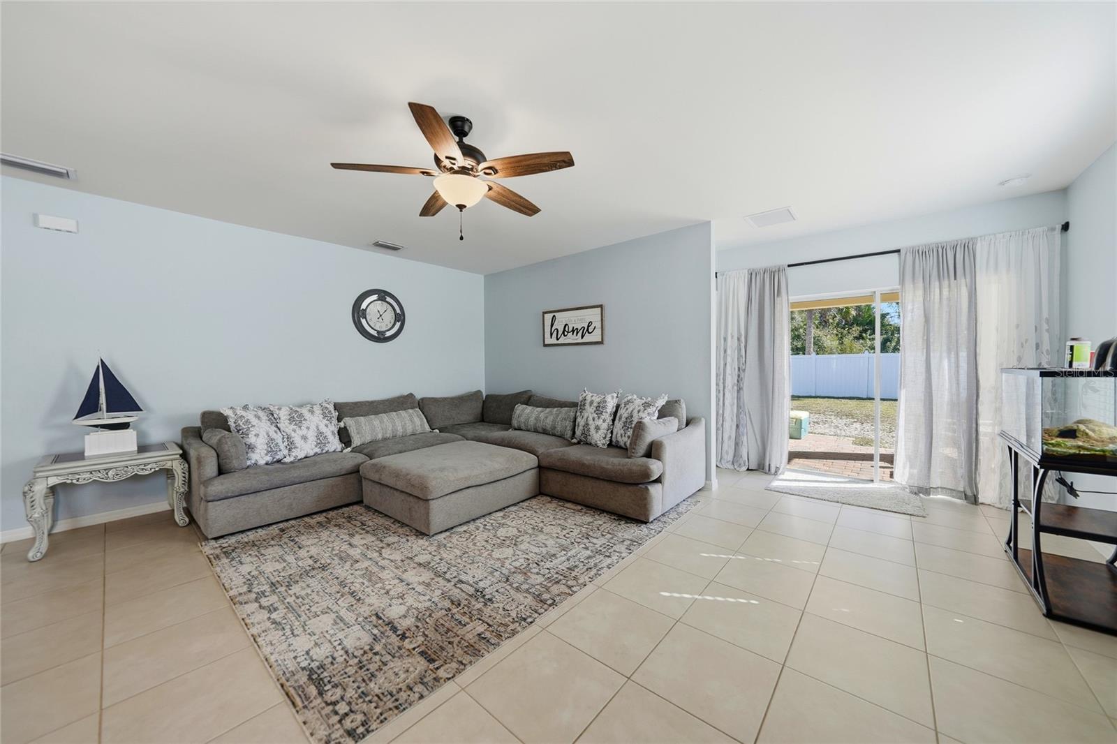 27980 Arrowhead Cir Property Photo 3