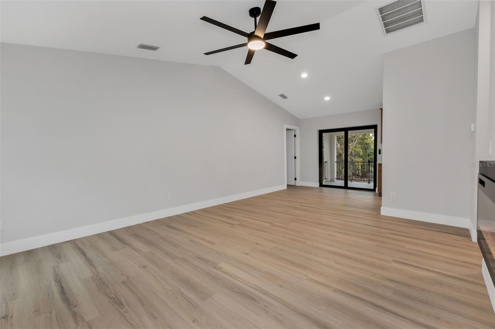 3414 Palm Dr Property Photo 6