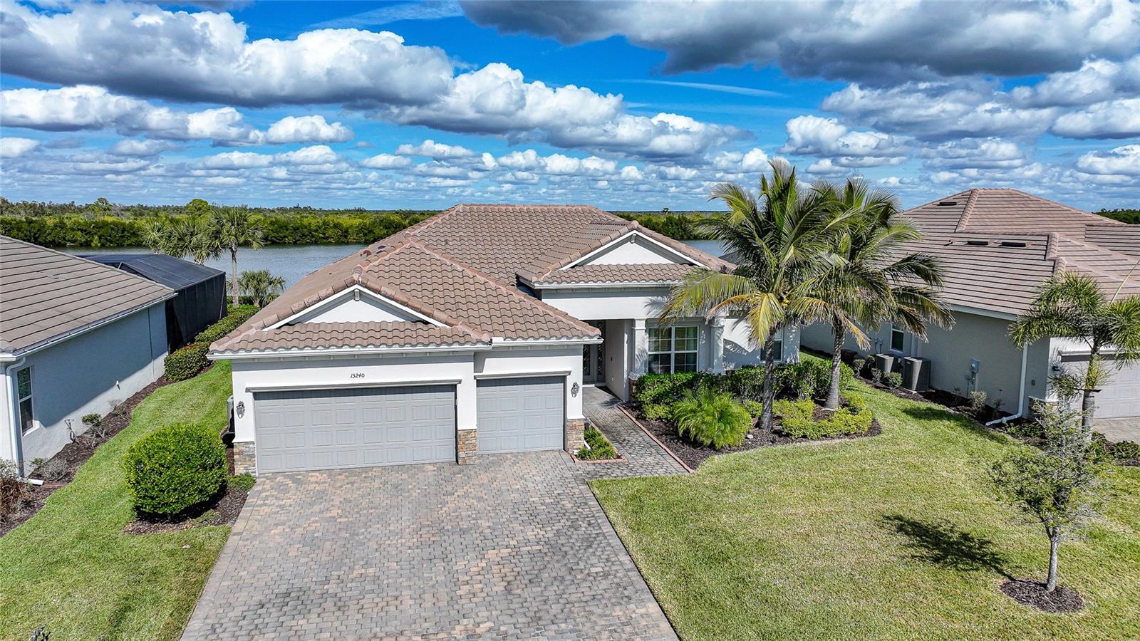 15240 Spanish Point Dr Property Photo 2
