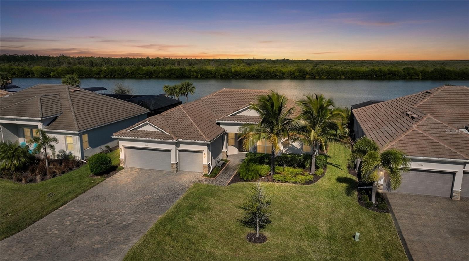 15240 Spanish Point Dr Property Photo 3