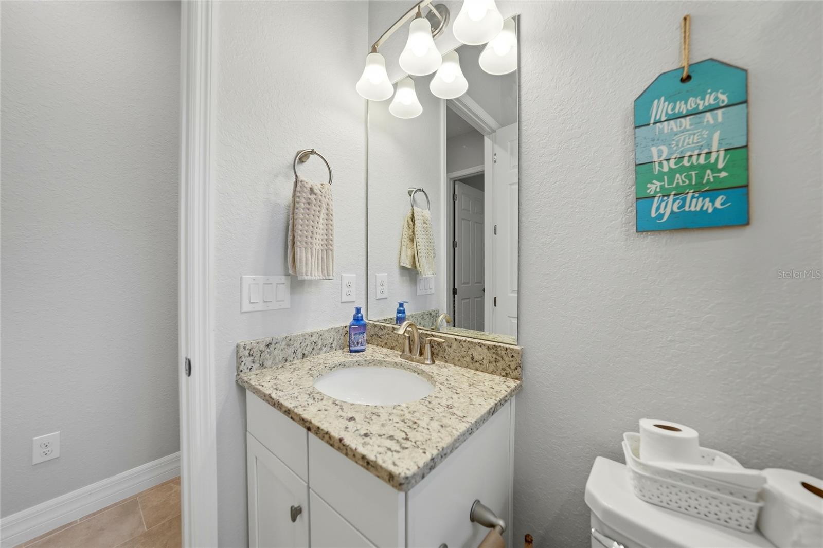 15240 Spanish Point Dr Property Photo 23