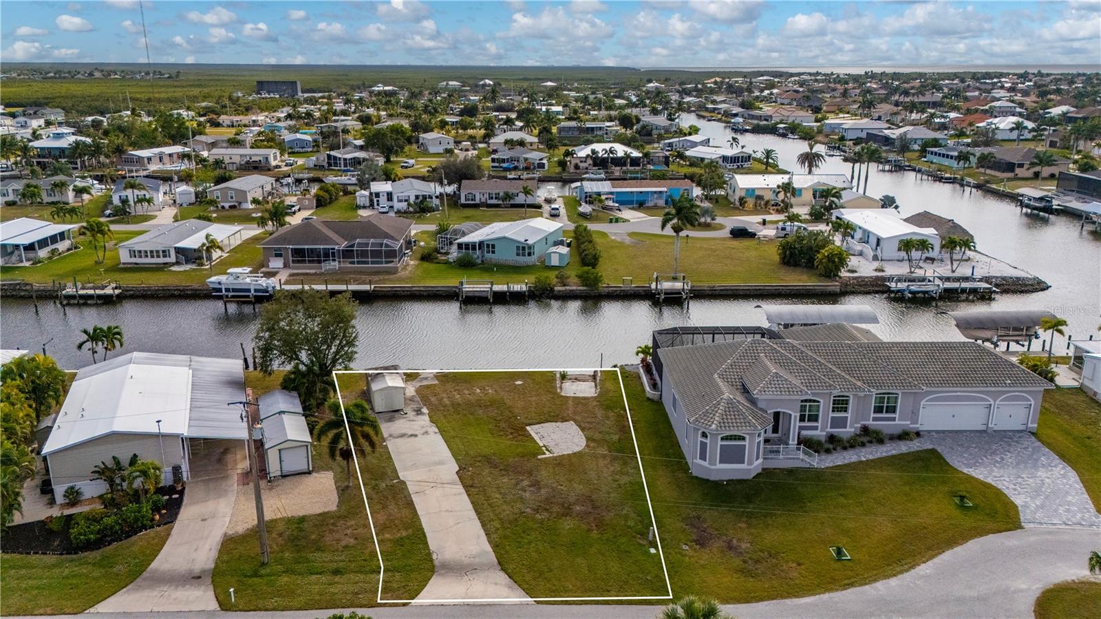 751 LONGBEACH CT