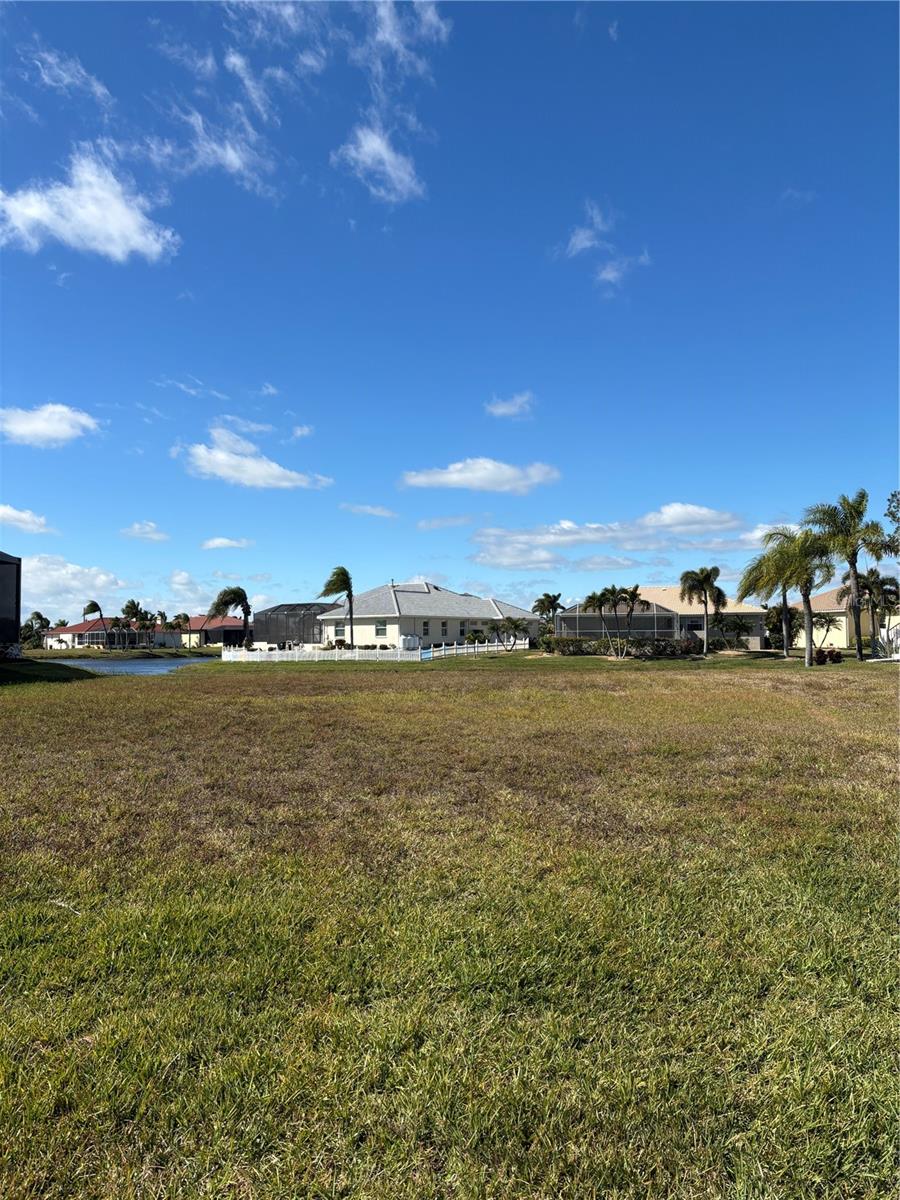 17283 Carroway Ln Property Photo 4