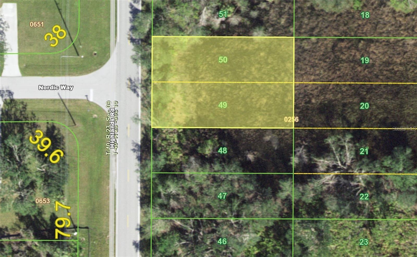 1078 Highlands Rd Property Photo 2