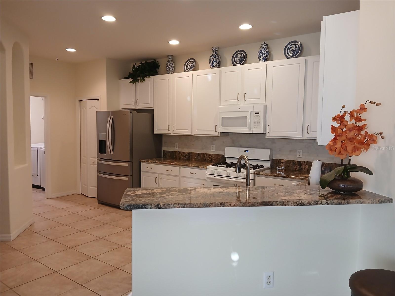 5641 Hidden Oak Ct Property Photo 6