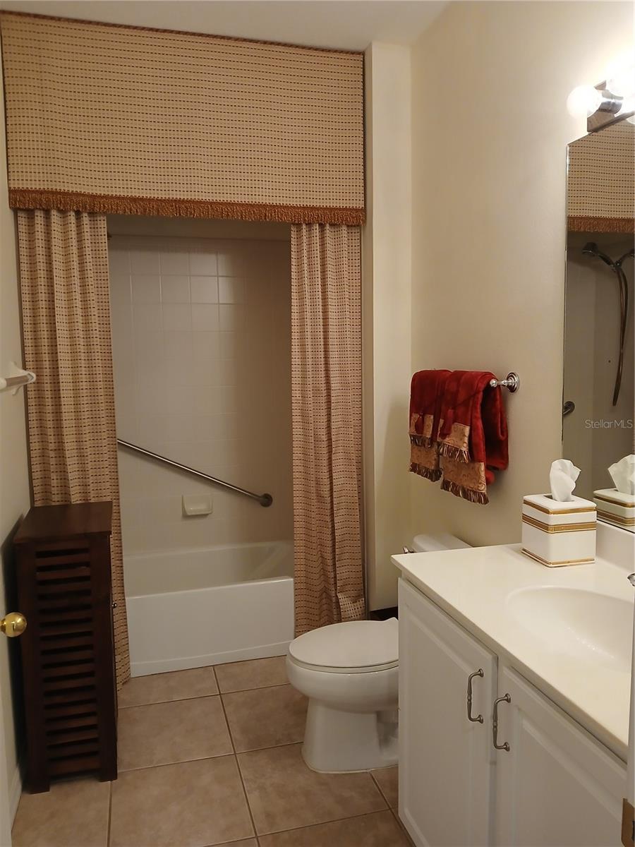 5641 Hidden Oak Ct Property Photo 13