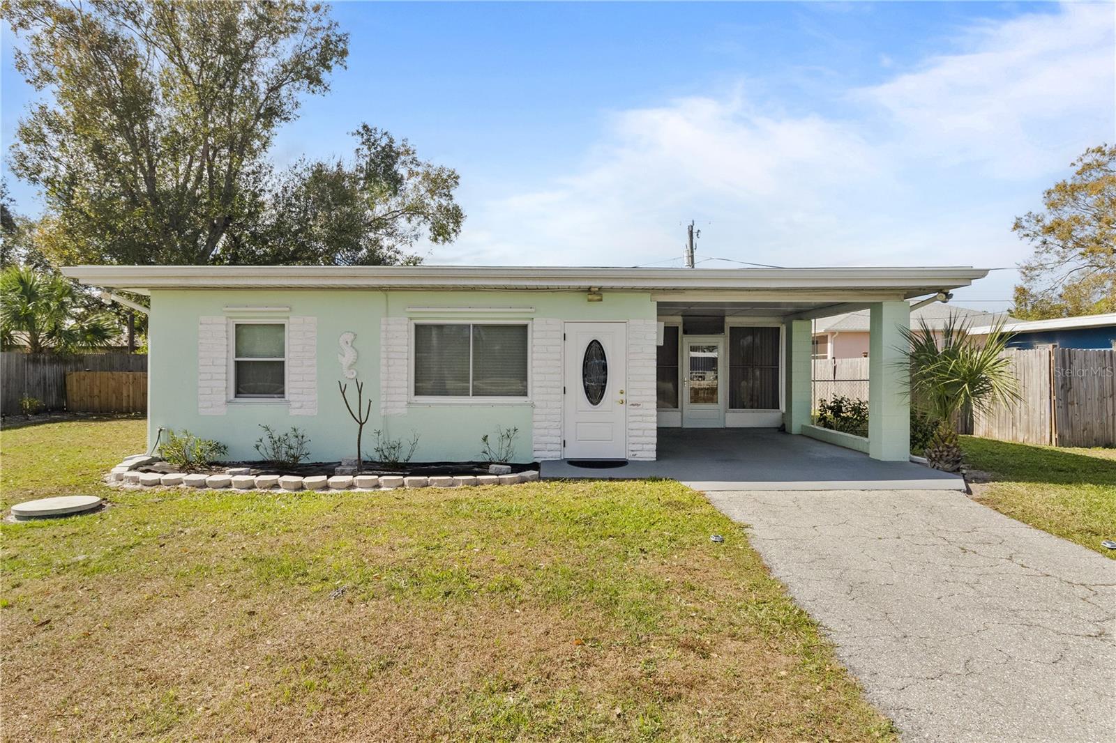 4419 Melbourne St Property Photo 3