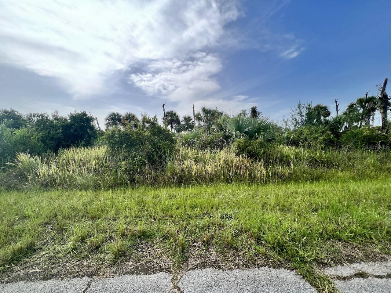 Ewen Dr Property Photo 1