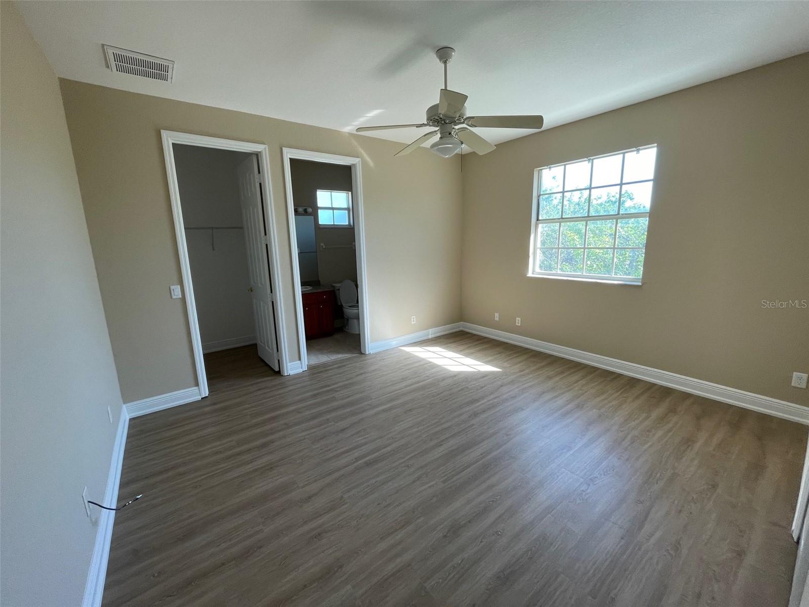 10365 Pendleton Ave Property Photo 7