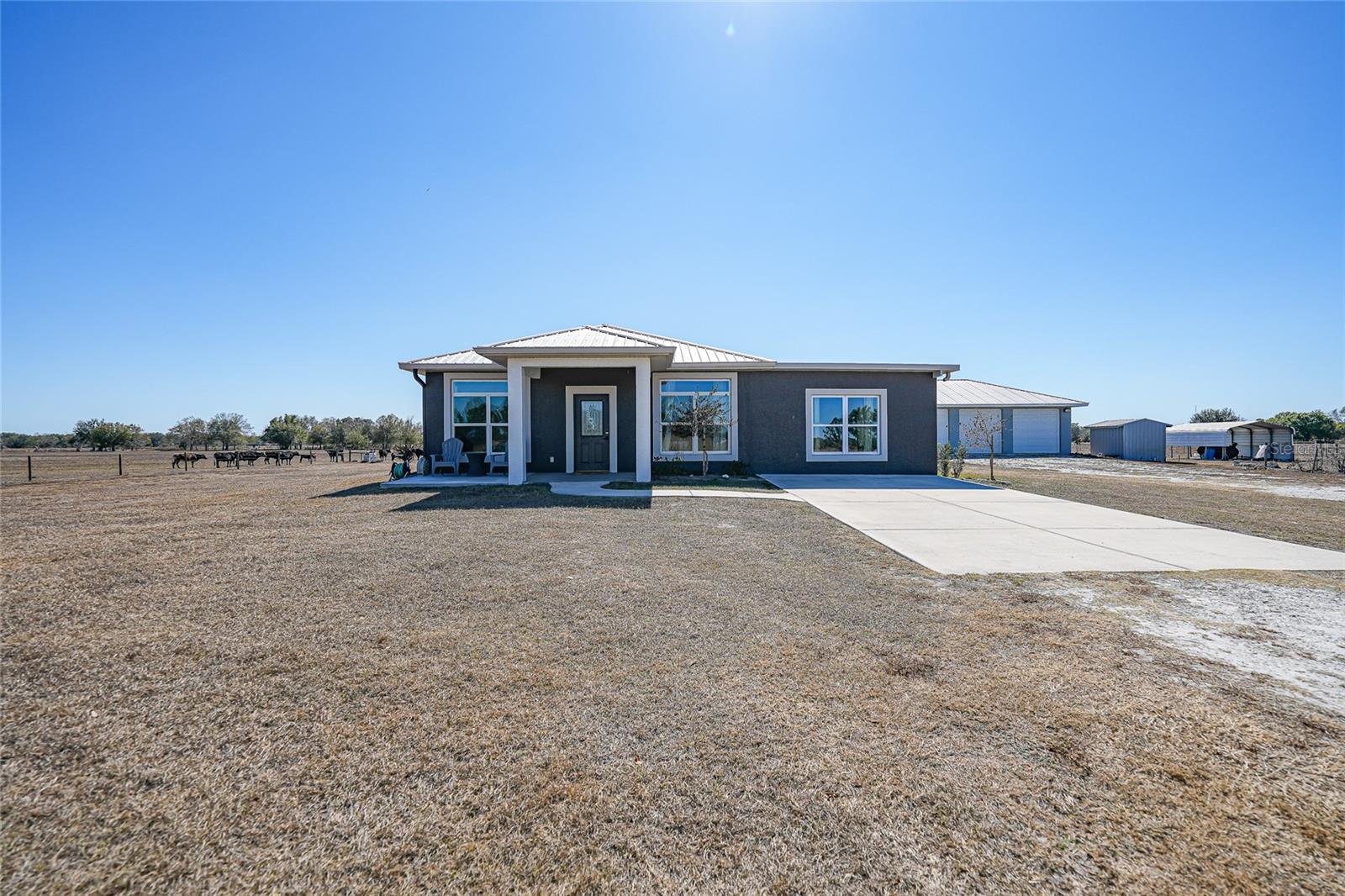 2481 NE FAYE TER