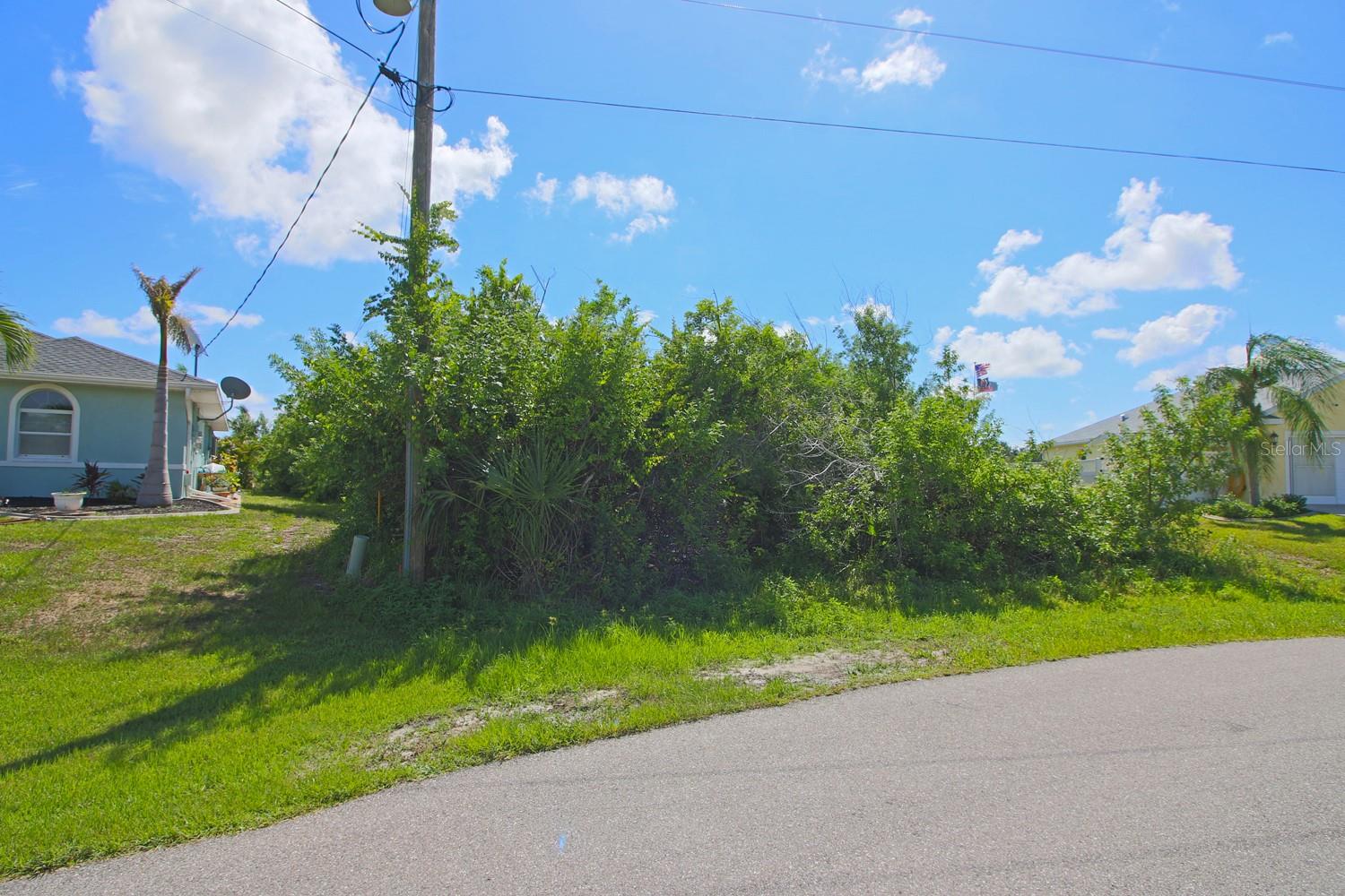 9604 Arnaz Cir Property Photo 10