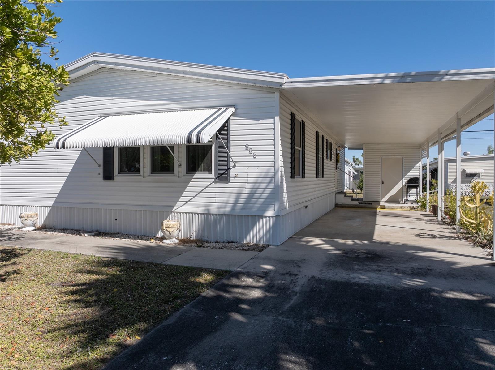 205 CARRIAGE LN