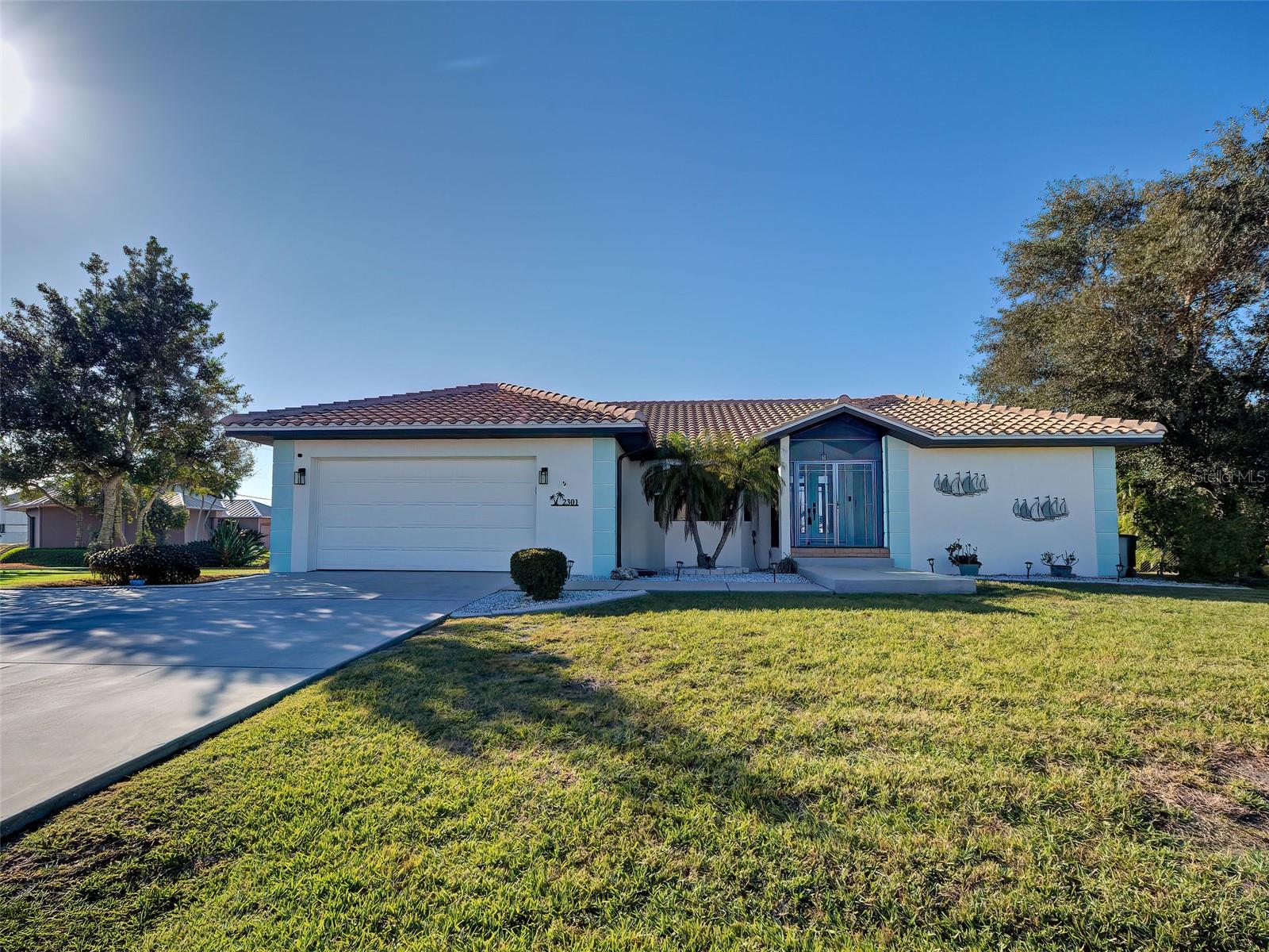 2301 VIA VENETO DR Property Photo 1