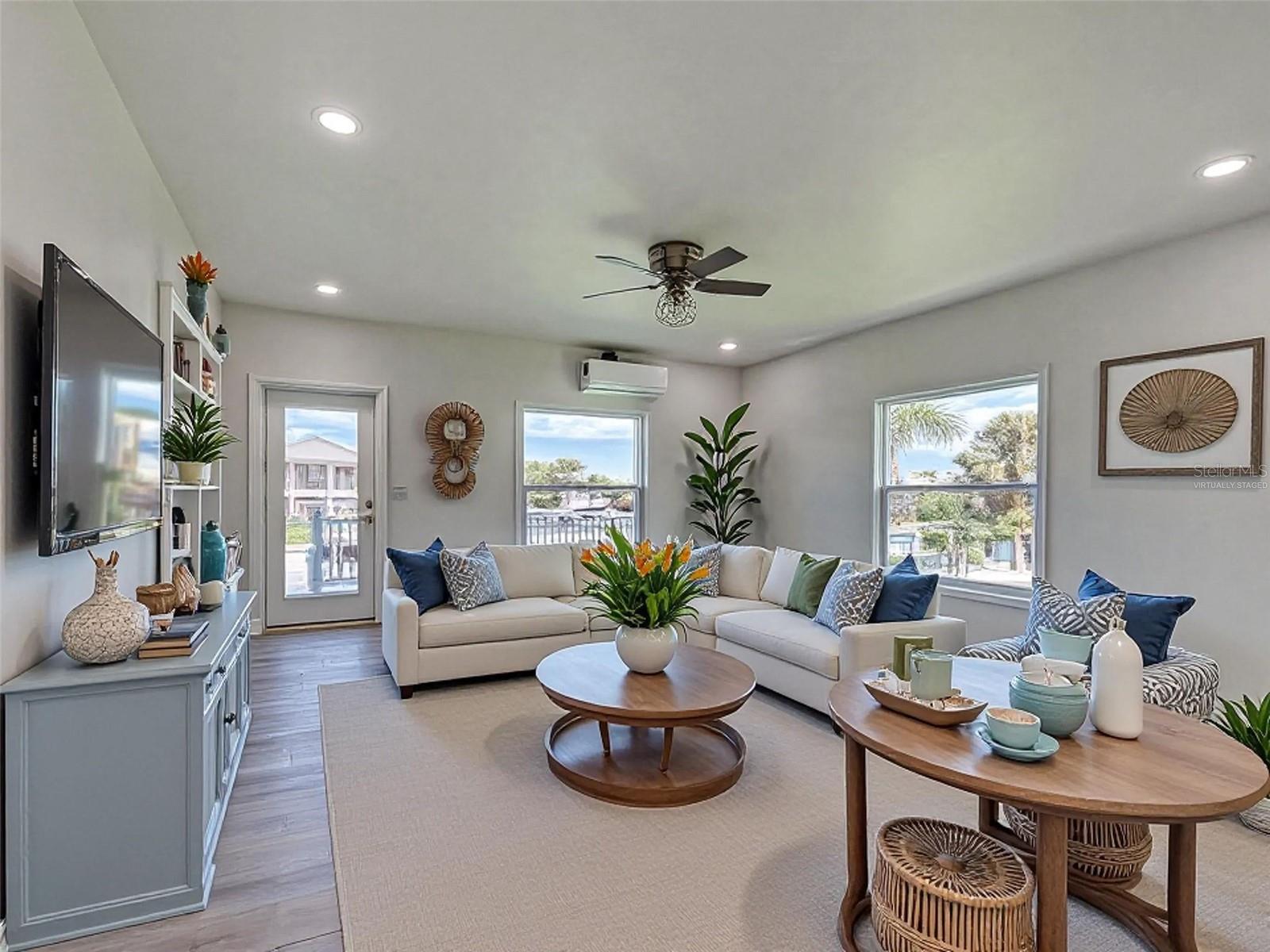 13095 Via Cassia Property Photo 5