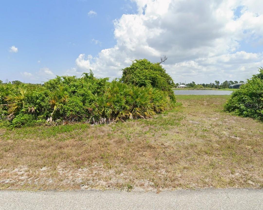 32 Windward Ln Property Photo 2