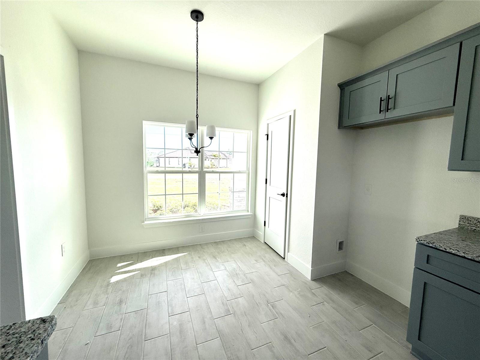 27204 Deep Creek Blvd Property Photo 4