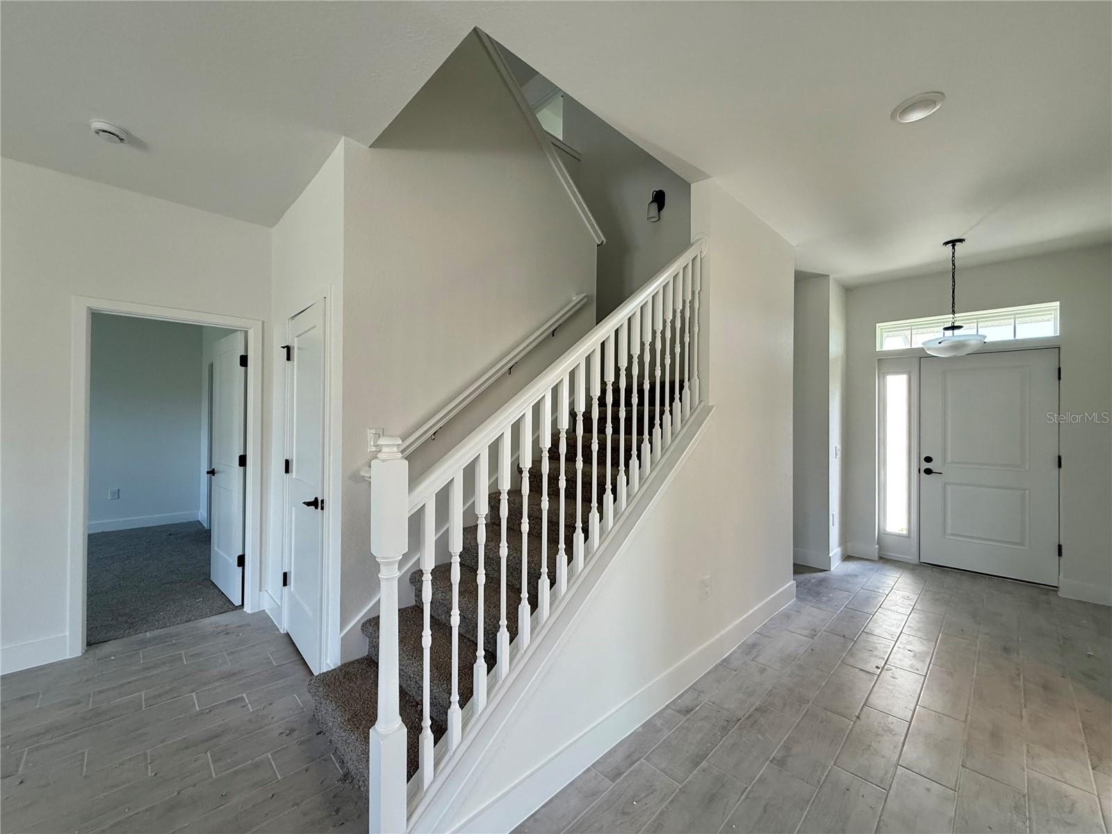 27204 Deep Creek Blvd Property Photo 9