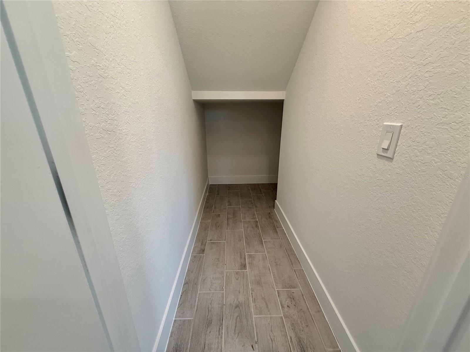 27204 Deep Creek Blvd Property Photo 13