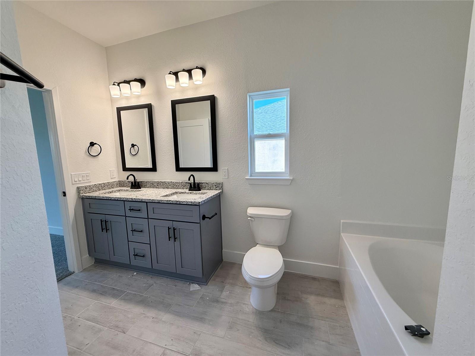 27204 Deep Creek Blvd Property Photo 15