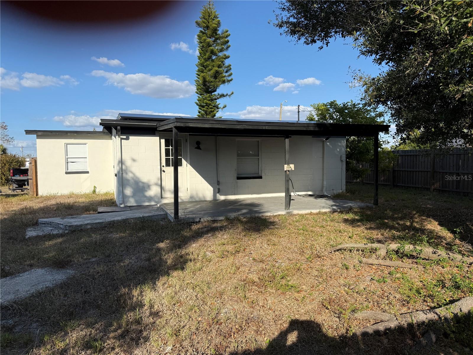 3405 Lucerne Ter Property Photo 3
