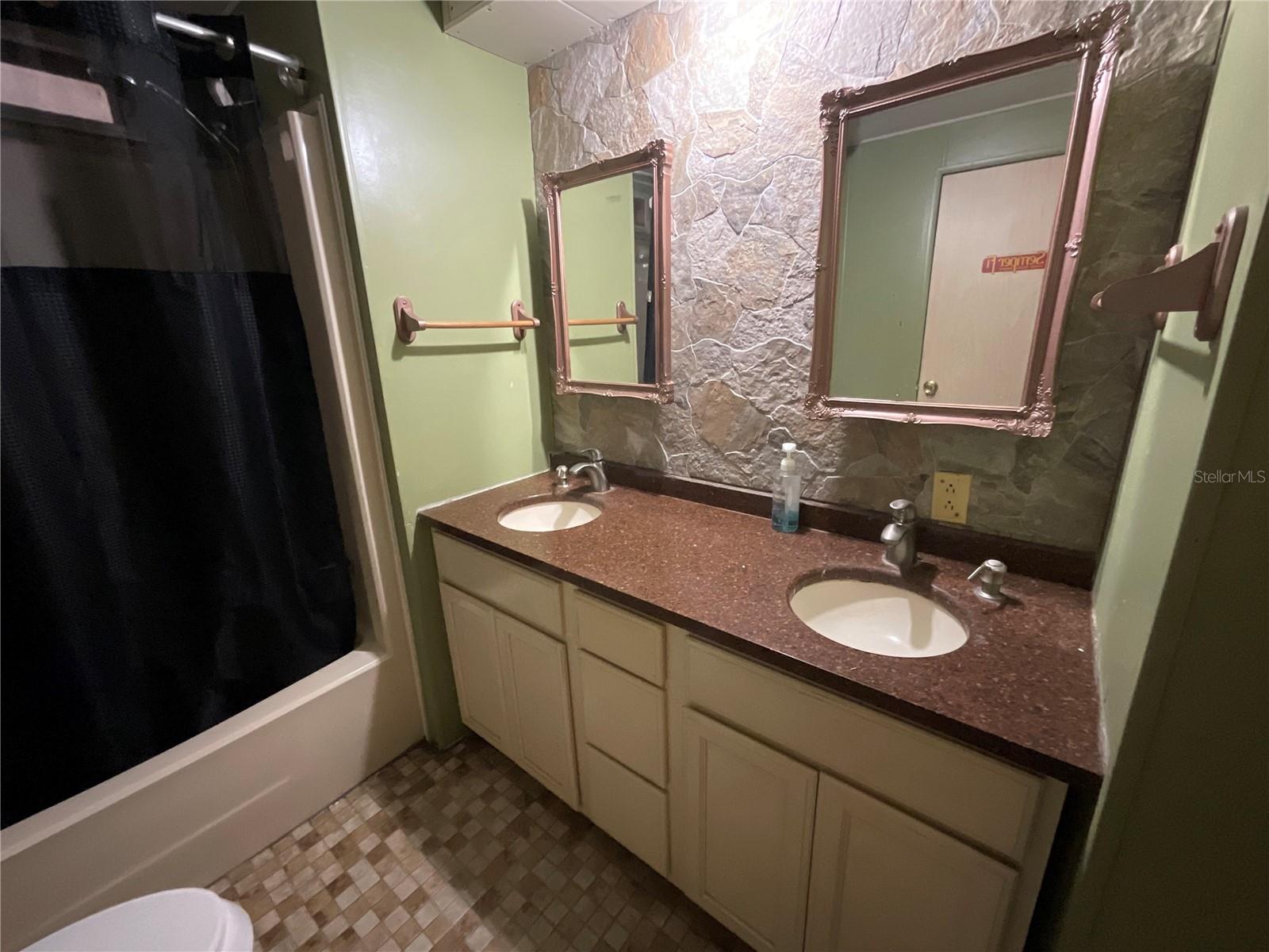 700 Jersey Ct Property Photo 33