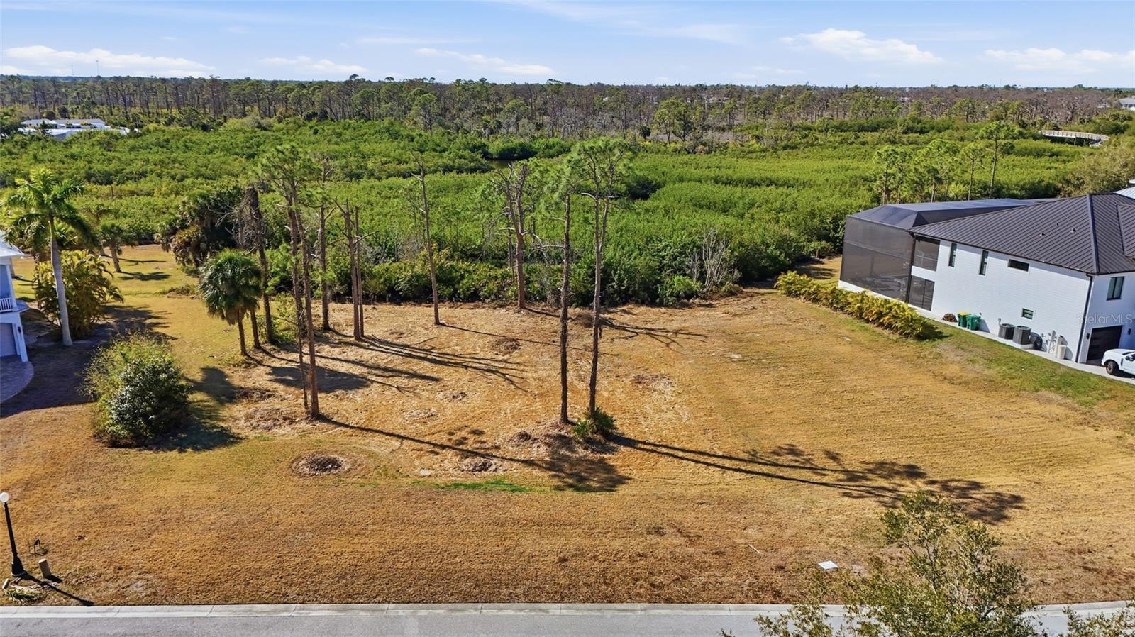 8041 Weyers Ct Property Photo 4