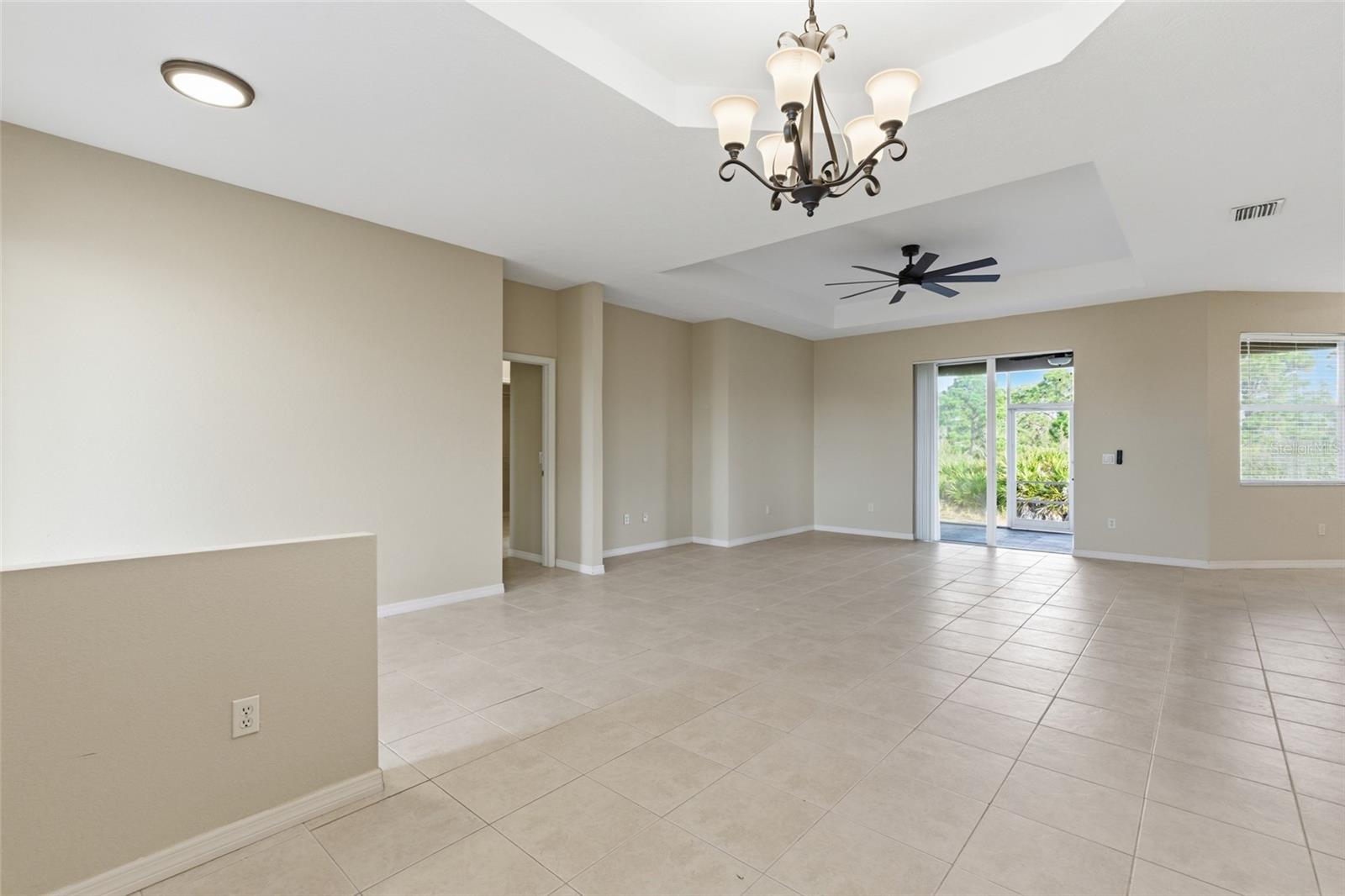 6 Transon Ln Property Photo 5
