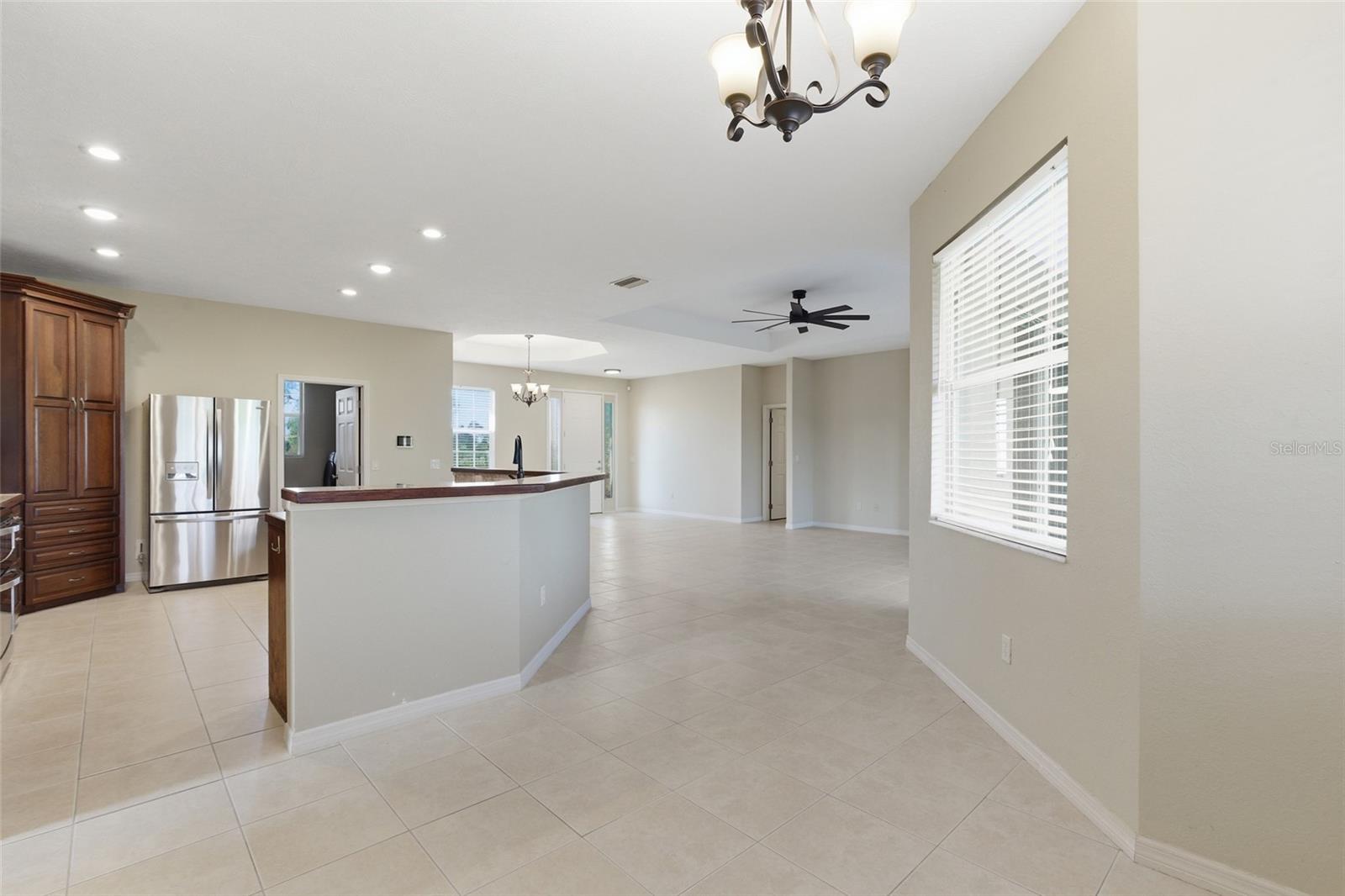 6 Transon Ln Property Photo 15