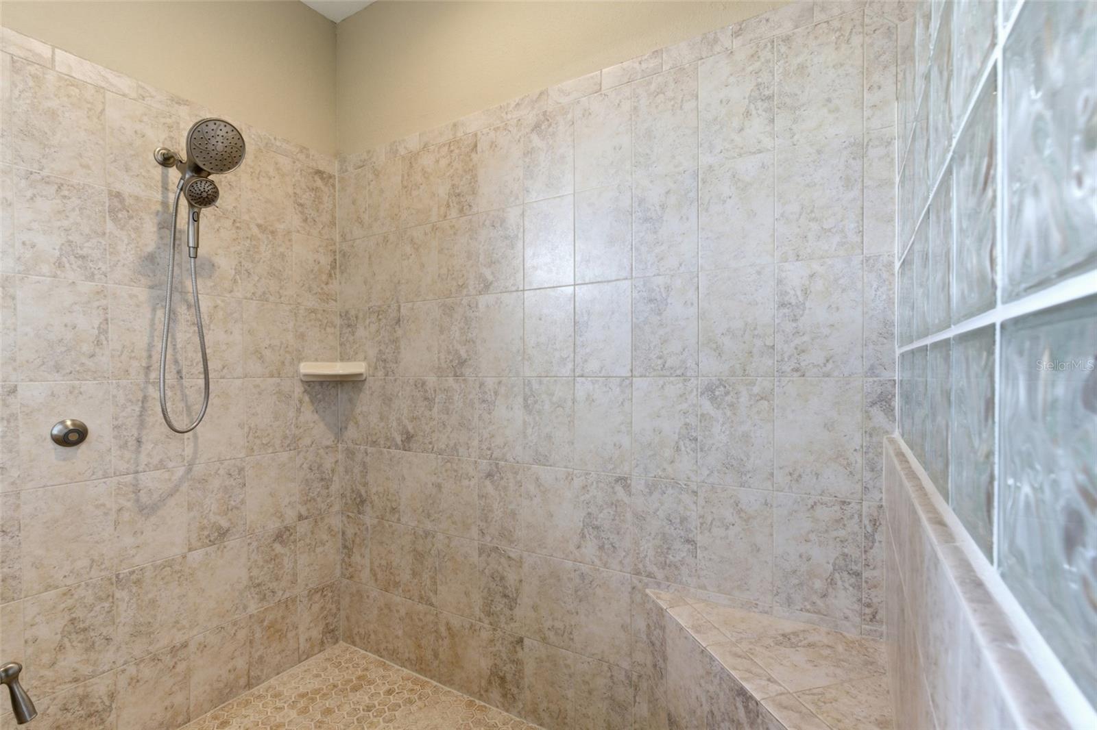 6 Transon Ln Property Photo 20