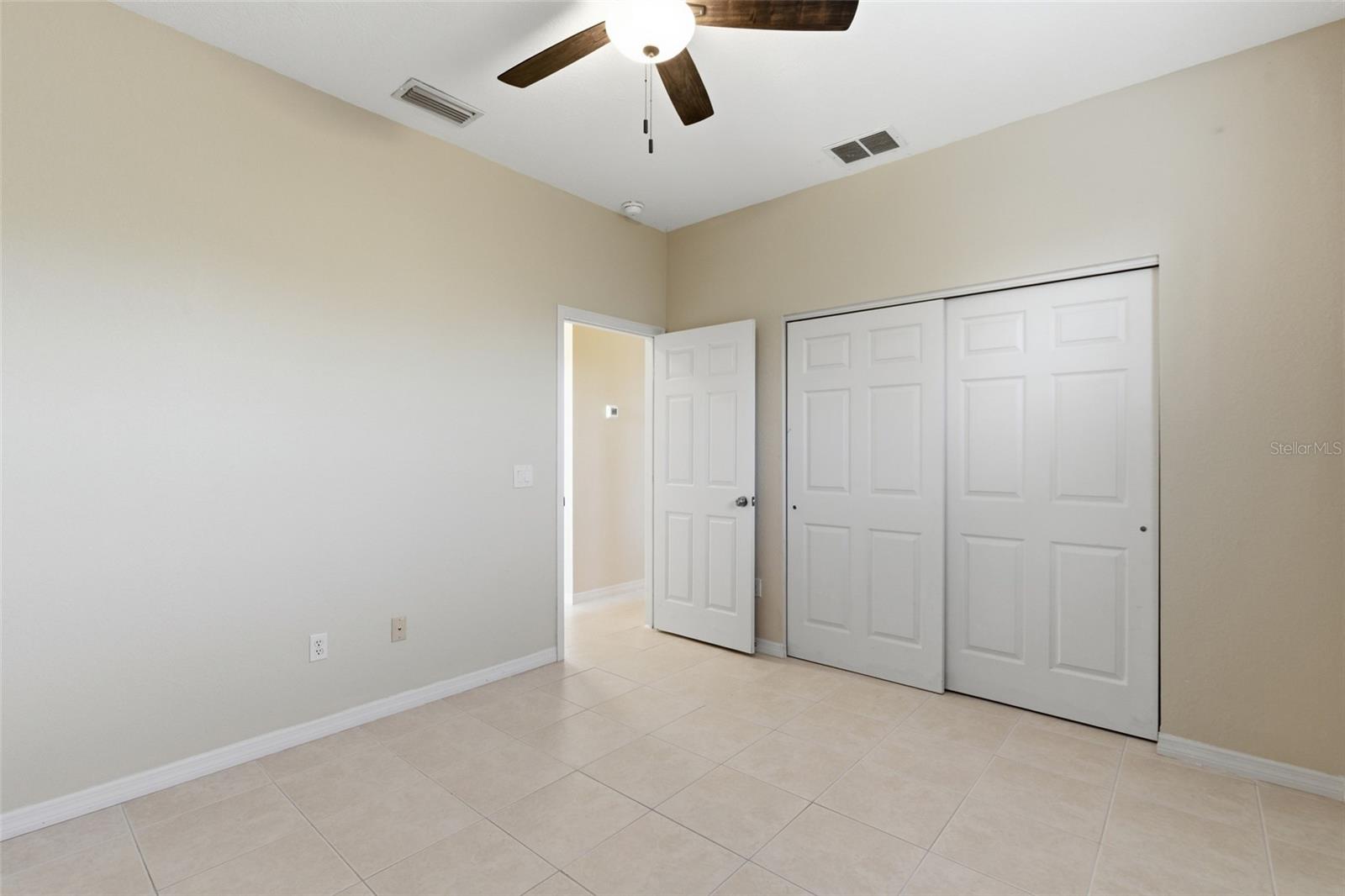 6 Transon Ln Property Photo 22