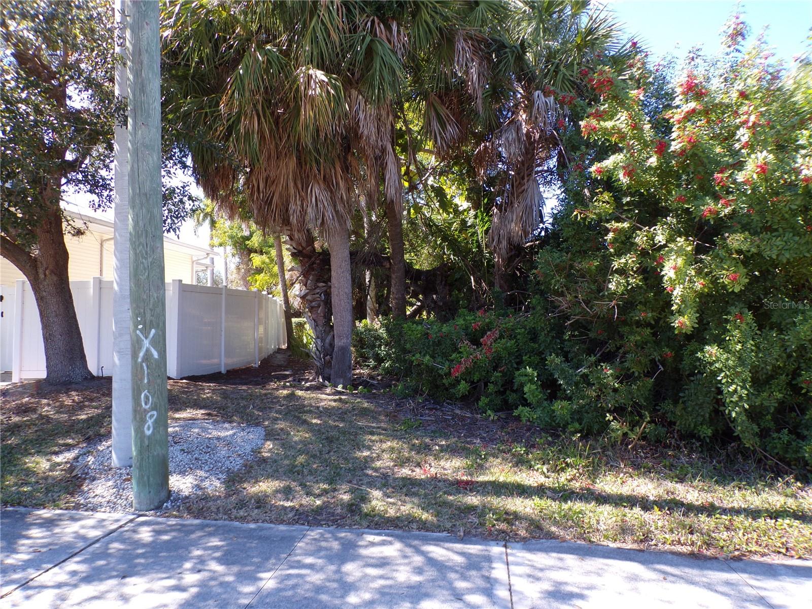 711 Cooper St Property Photo 10