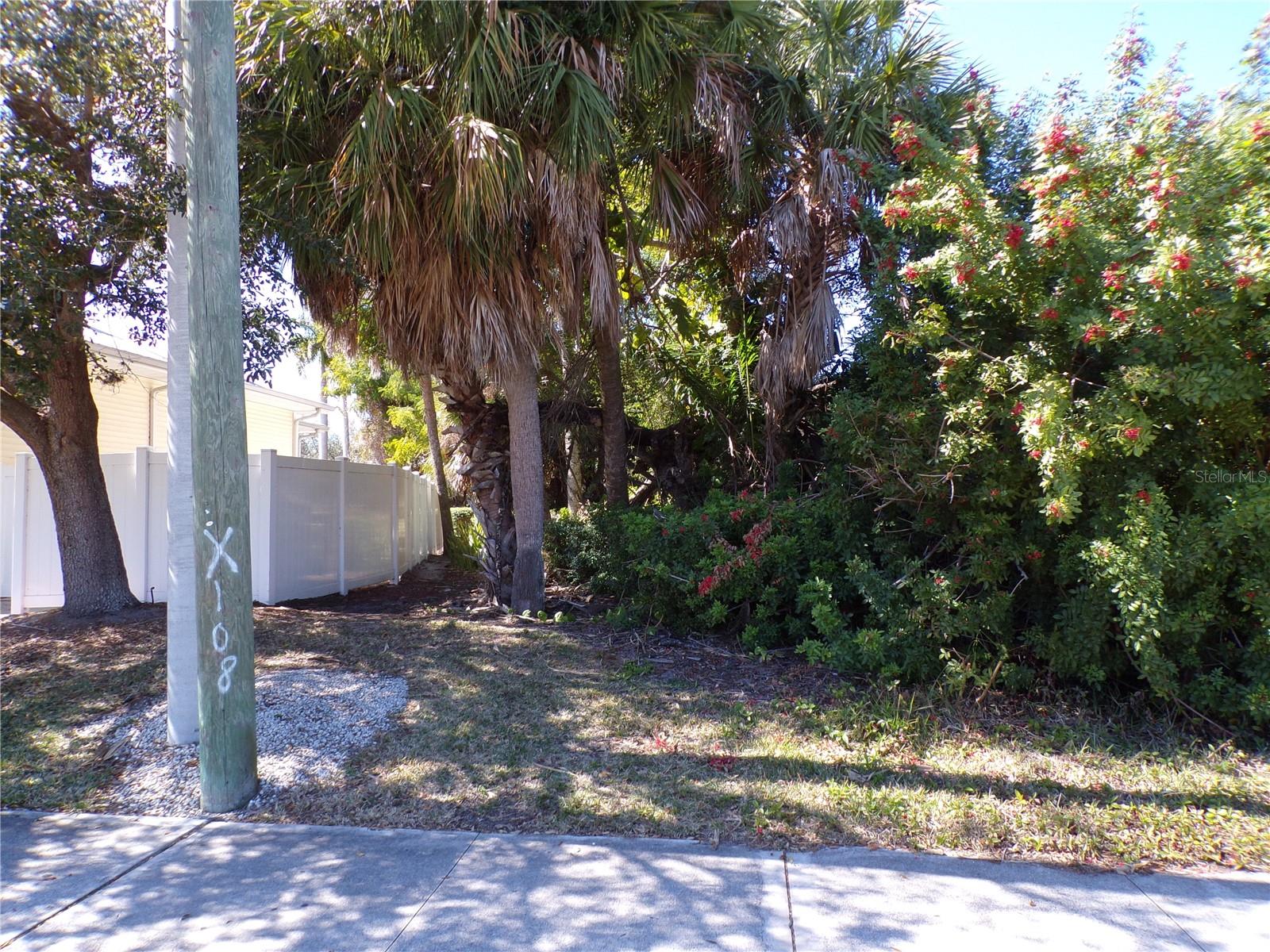 711 Cooper St Property Photo 11