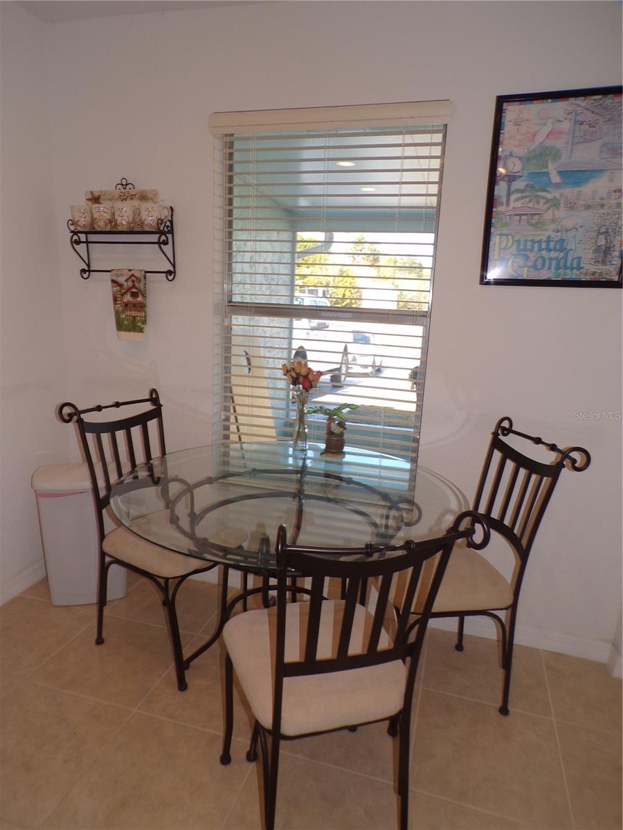 27097 Omni Ln Property Photo 4