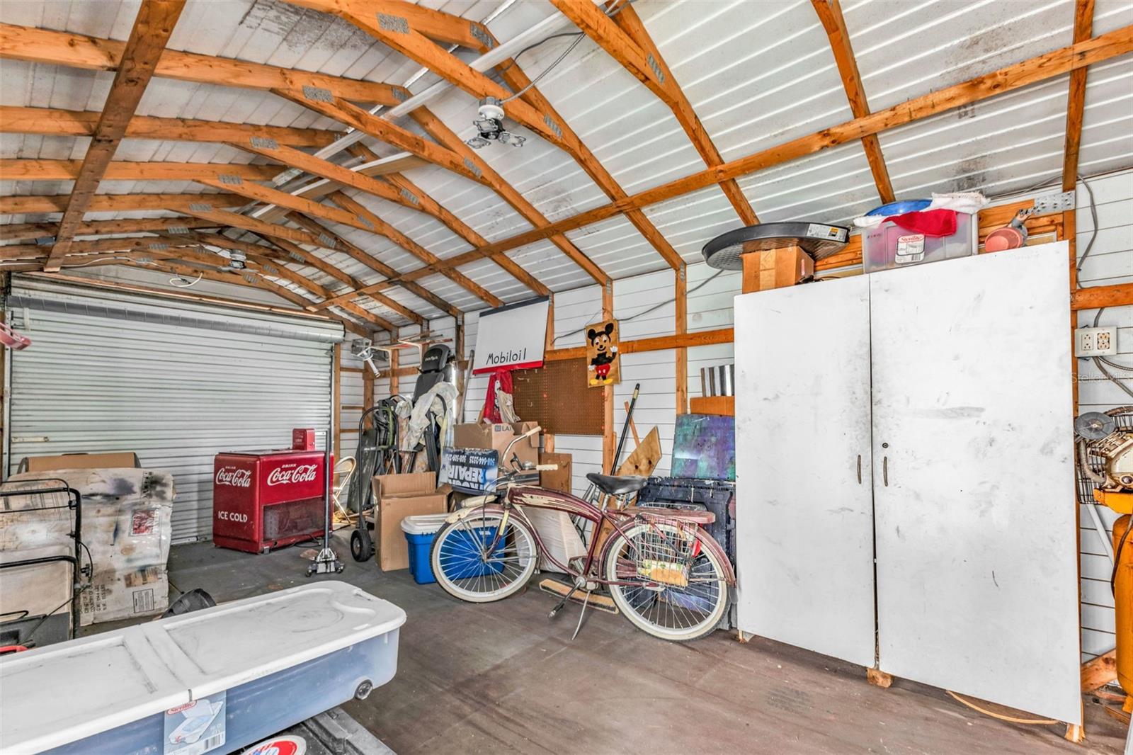 1607 Woodlawn Ave Property Photo 10