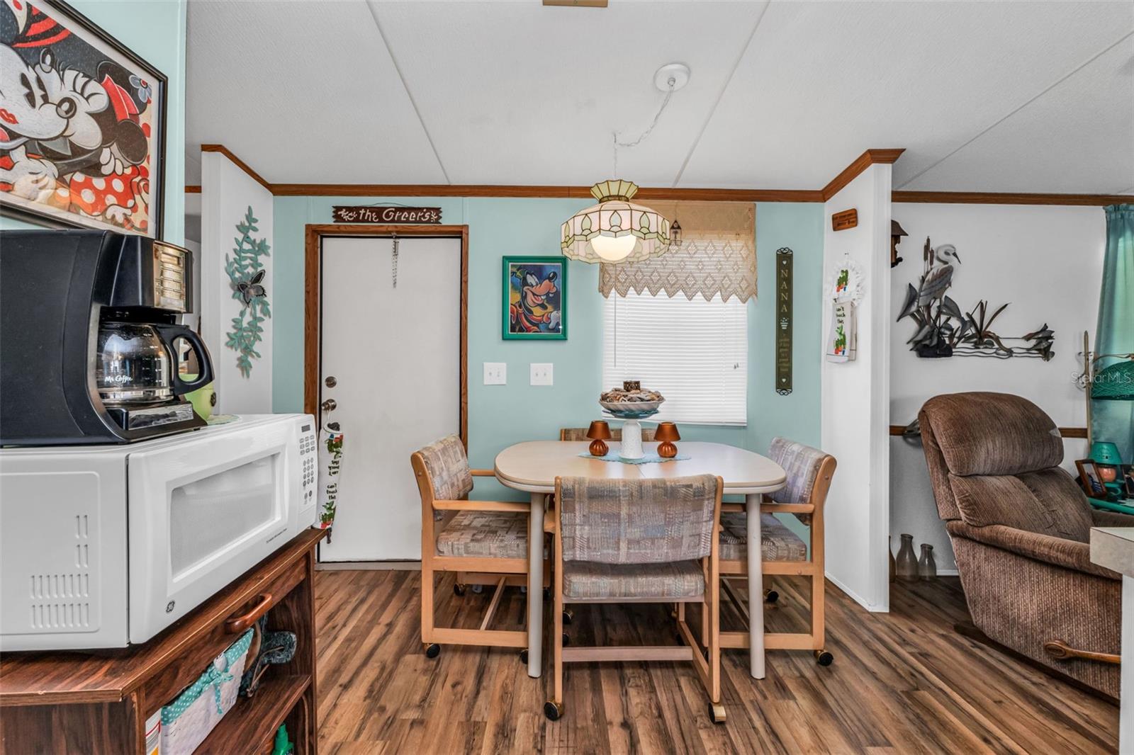 1607 Woodlawn Ave Property Photo 18