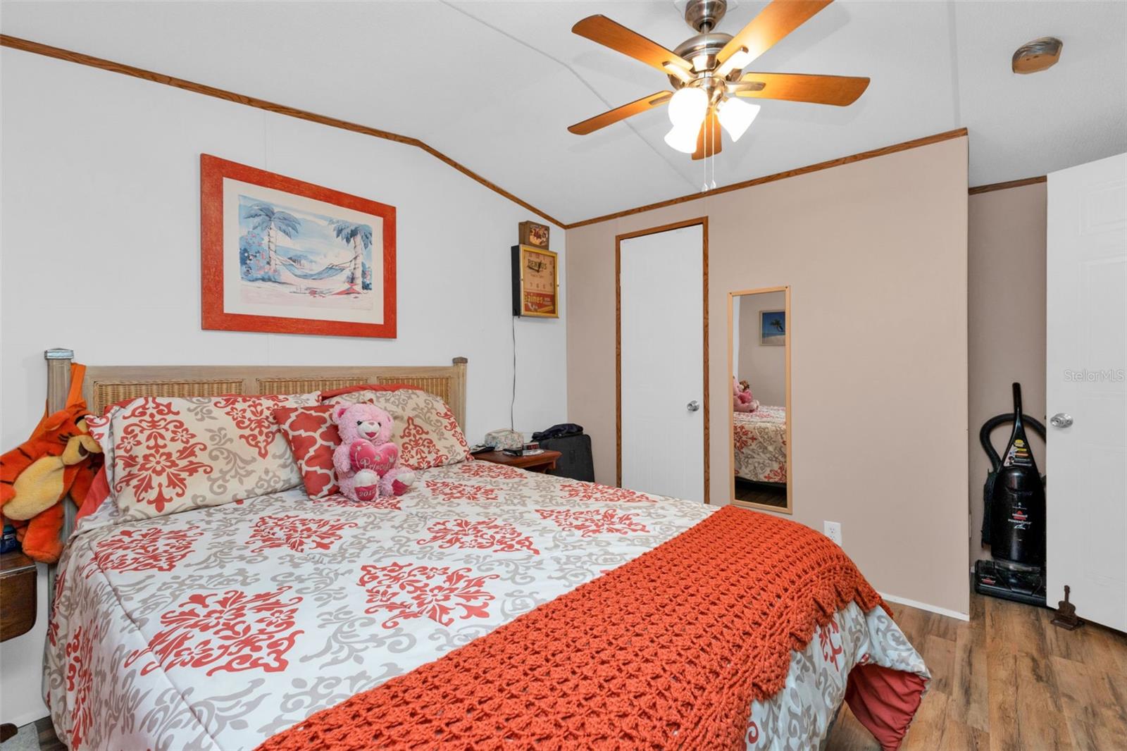 1607 Woodlawn Ave Property Photo 23