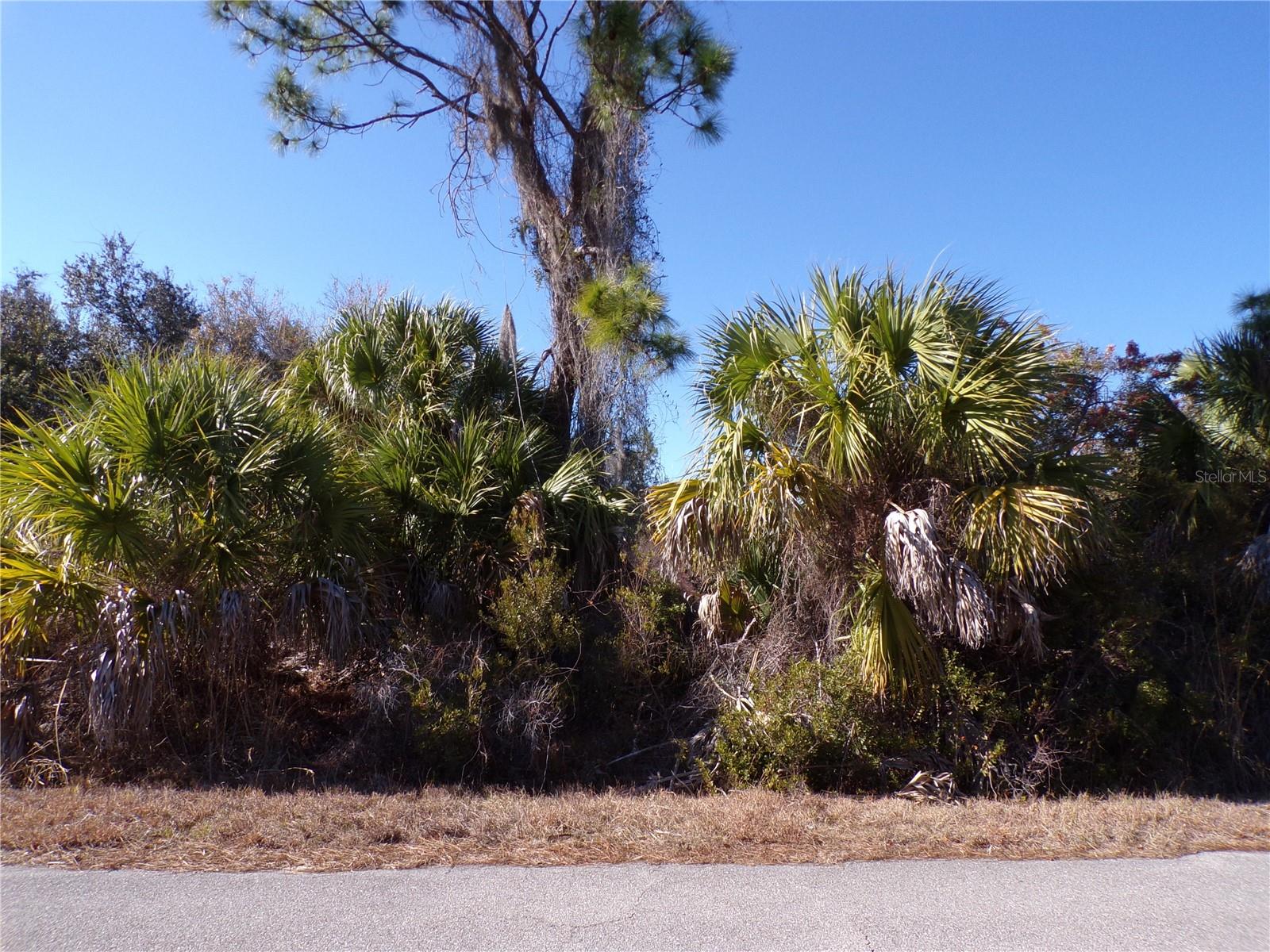 Casco Cir Property Photo 2