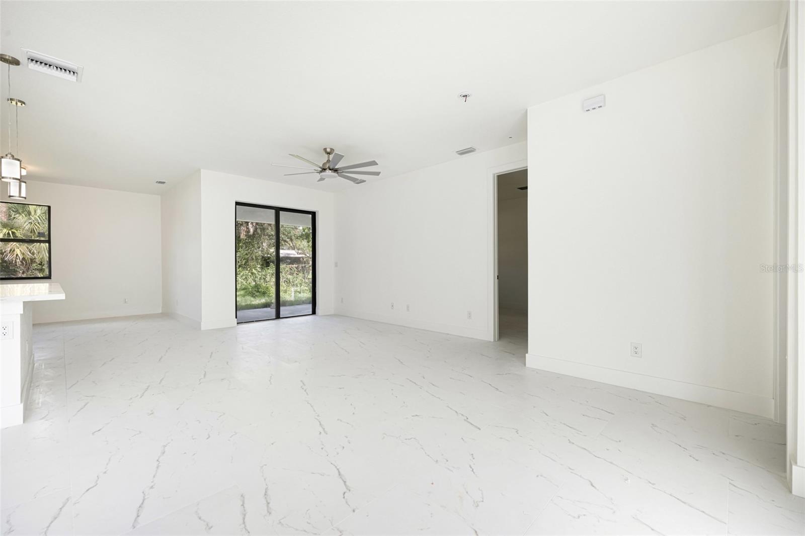 355 Milton St Property Photo 9