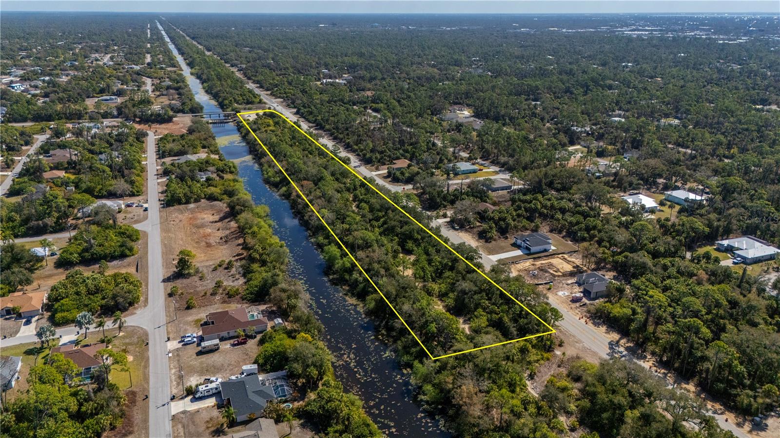 W Hillsborough Blvd Property Photo 12