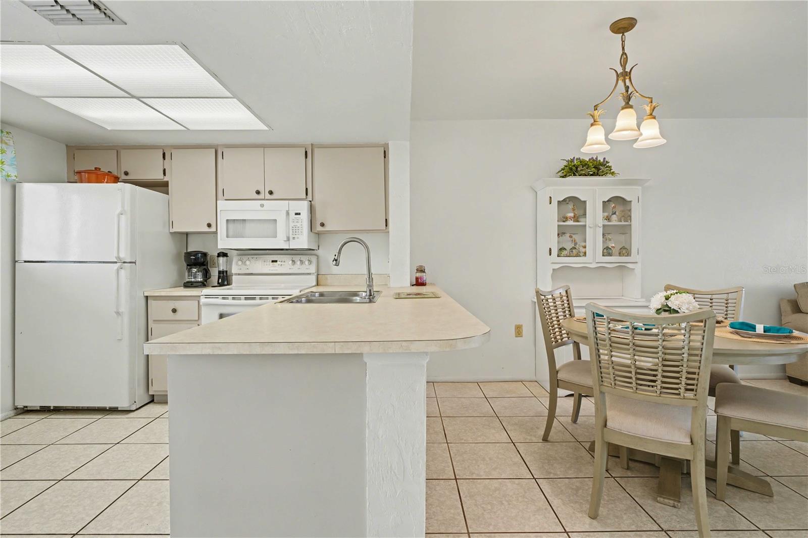 25225 Rampart Blvd #1606 Property Photo 10