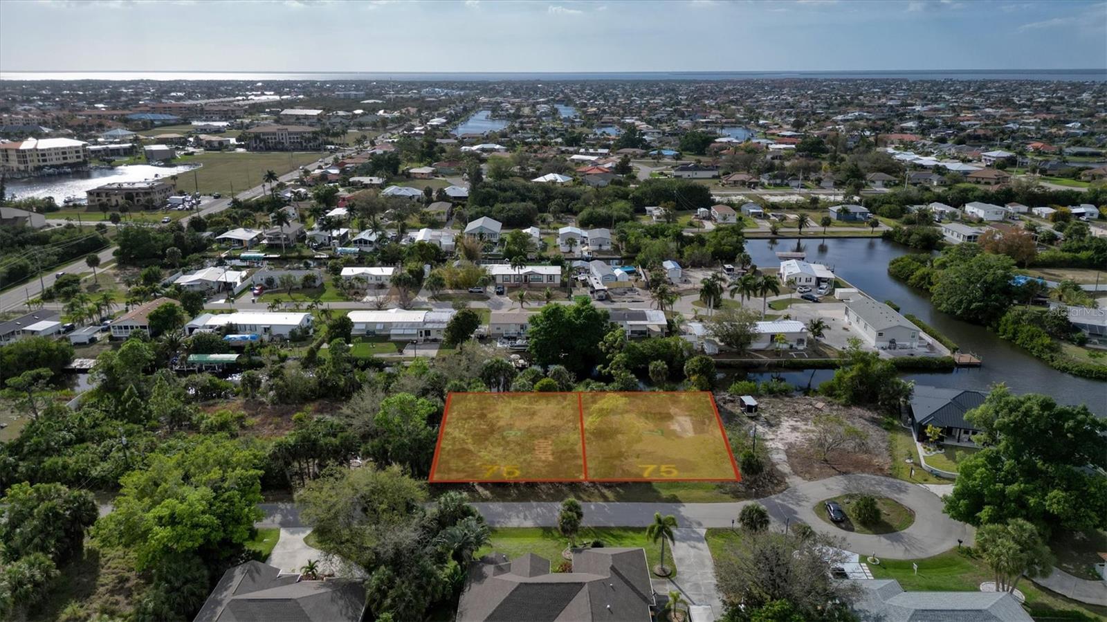 3015 Banyan Way Property Photo 2